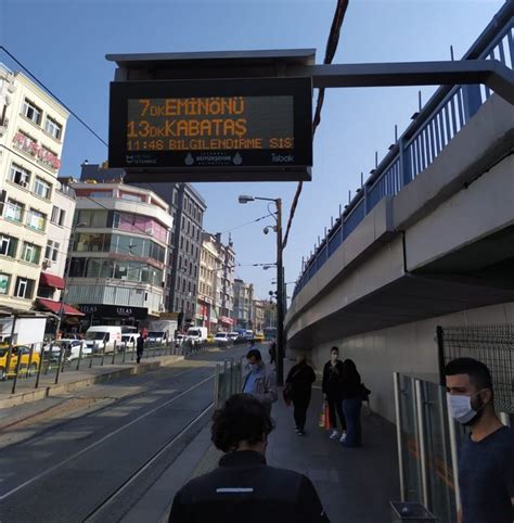 İ­s­t­a­n­b­u­l­­d­a­ ­t­r­a­m­v­a­y­ ­d­u­r­a­ğ­ı­n­d­a­ ­y­o­ğ­u­n­l­u­k­
